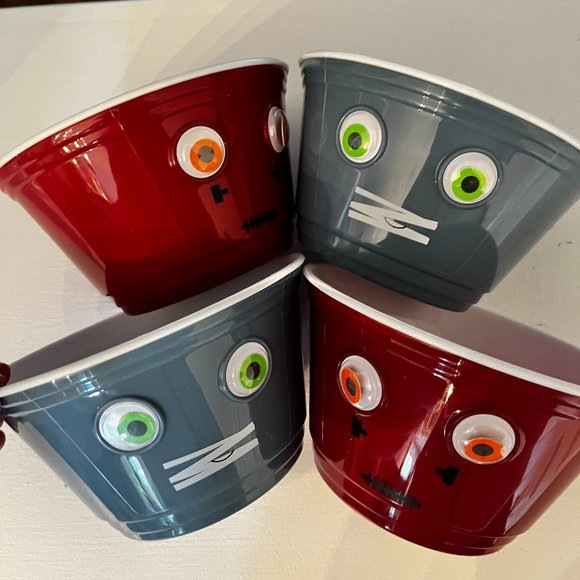 Plastic Google-Eyed Snack Bowls - Set of 4 (new) - Picture 1 of 13